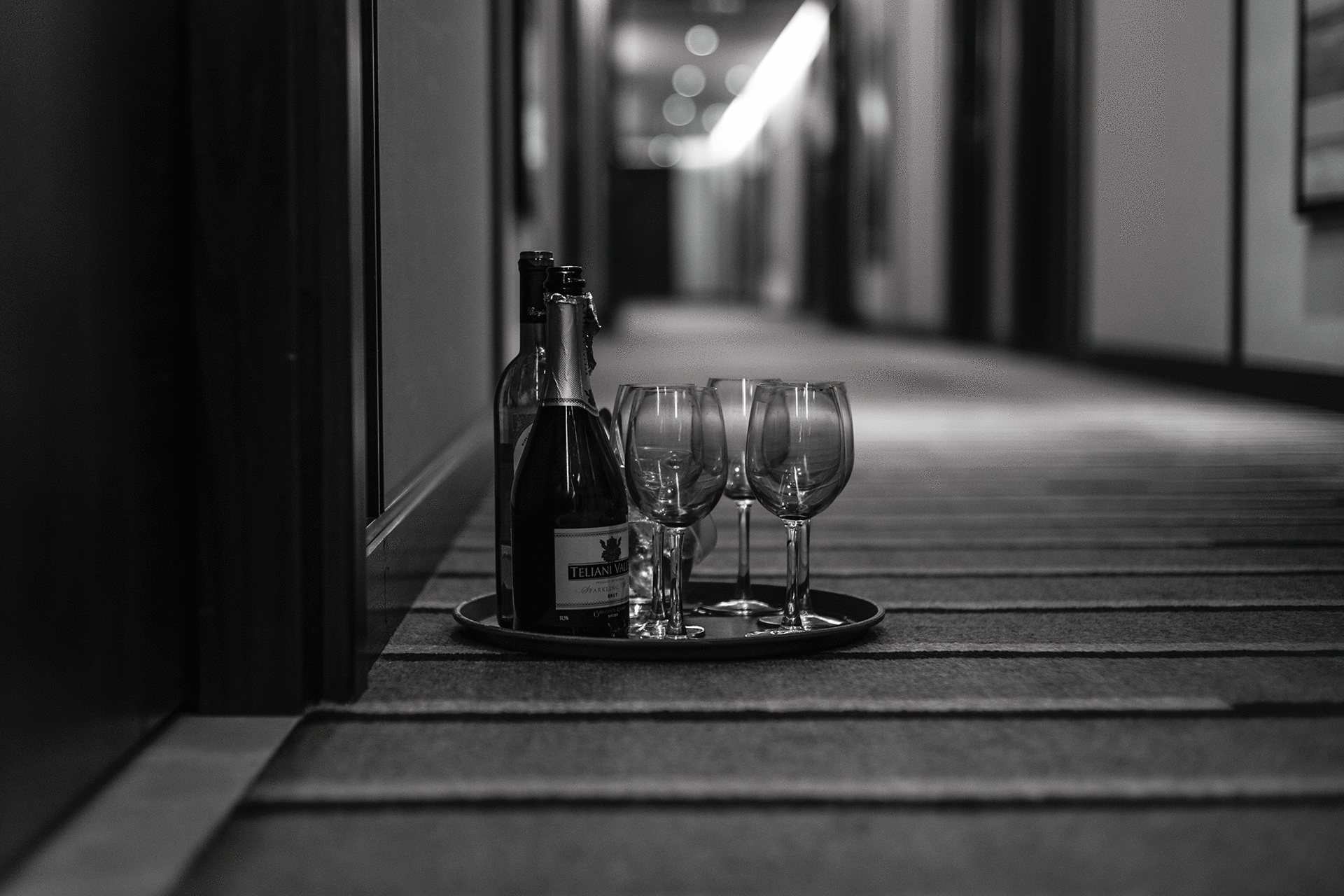 take-away-visitor-room-service-1920x1280.gif