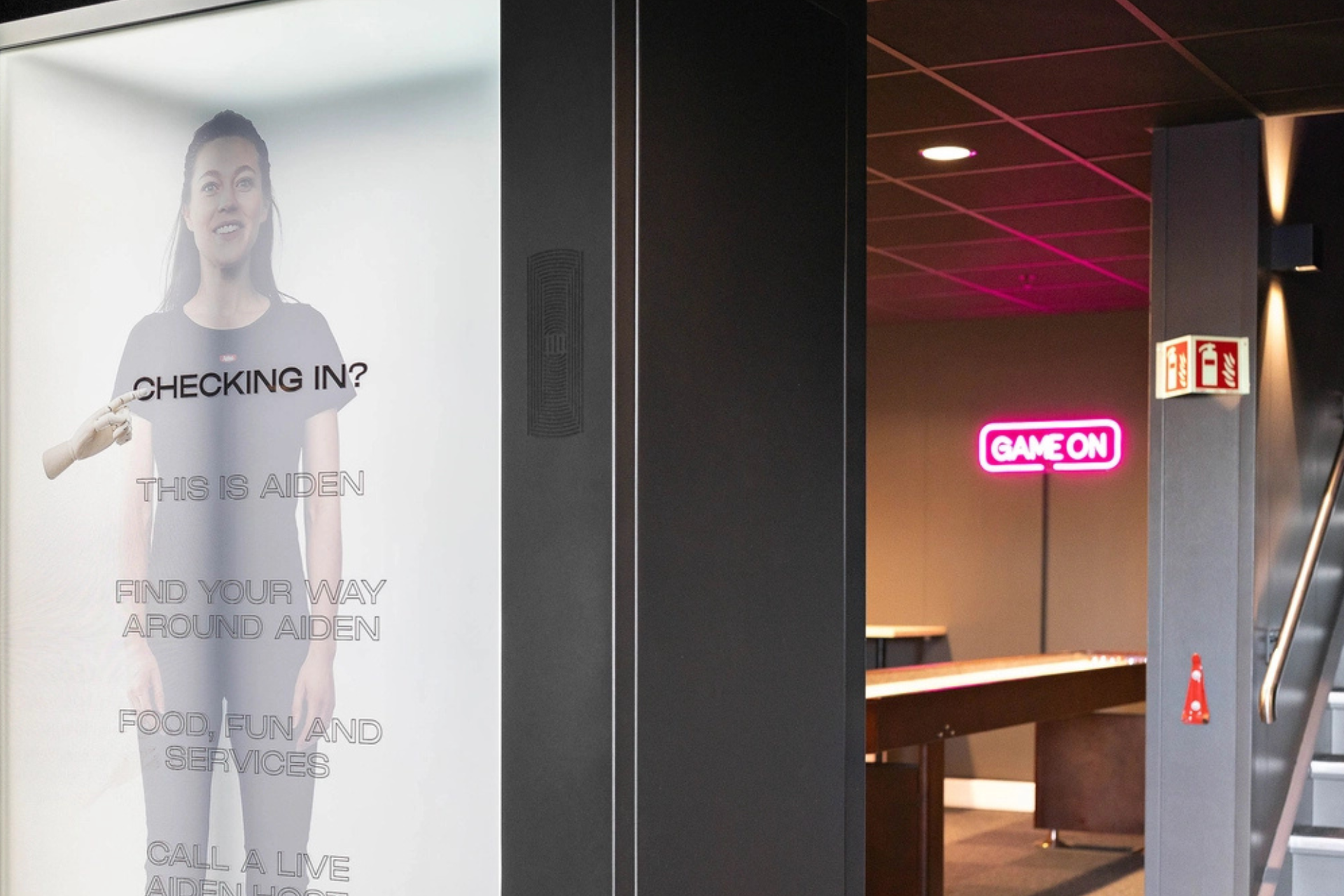Holo Connect i receptionen hos Hotelværelse på Aiden by Best Western Odense. Foto: PR